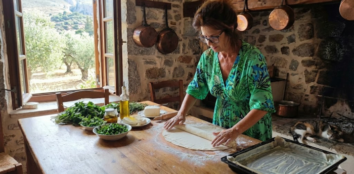 Μανιάτικη χορτόπιτα χωρίς φύλλο με μαραθόσπορο